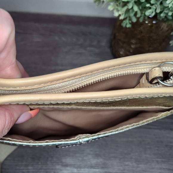 Coach Crossbody - Picture 7 of 8